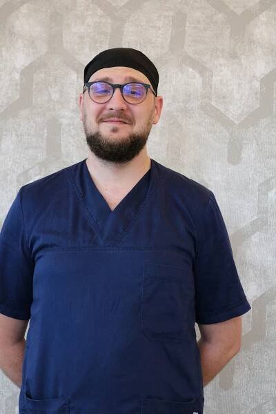 the photo of a Hungary dentist dentaltreatment.eu