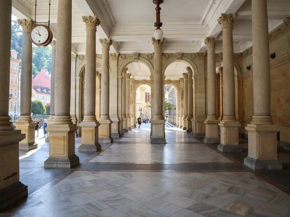 Karlovy Vary – slavné lázeňské město s jedinečnou atmosférou | PrimaVylety.cz
