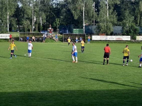 OBRAZEM: Patnáct let v dresu Libhoště. Dojatý „Eki“ po derby ukončil kariéru