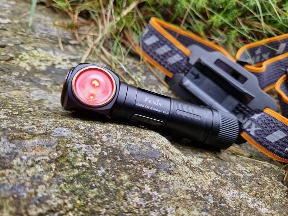 TEST: Čelovka Fenix HM61R Amber V2.0 | 4camping.cz