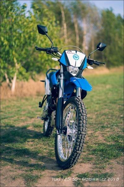 Yuki 125i SG: Něco za něco | Motorkáři.cz