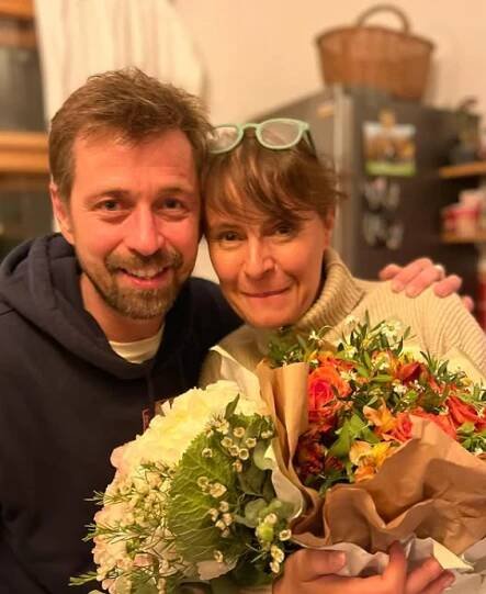 Lenka Dolanská Vlasáková slaví 53. narozeniny: Proč před svatbou plakala a jaké tajemství skrývá její vztah s mladším partnerem