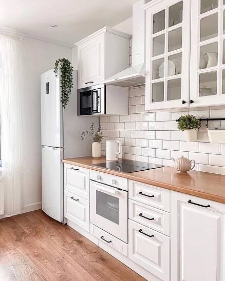 Пин от пользователя Lucie P на доске Deco | Интерьер кухни, Кухня в белых тонах, Небольшие кухни