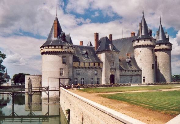 Zámok Sully-sur-Loire
