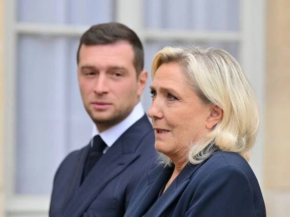 Francouzská politická krize je zpět v plné síle. Le Penová vyhlíží další šanci k uchopení moci