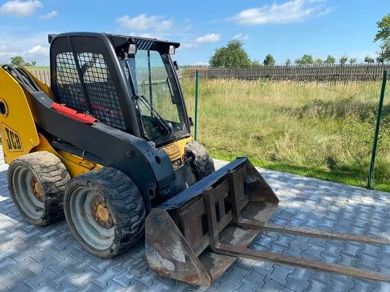 Kolový smykový nakladač JCB 160 Robot / Smykem řízený nakladač kolový / Nabídky / Bazar / bagry.cz - vše o stavebních strojích