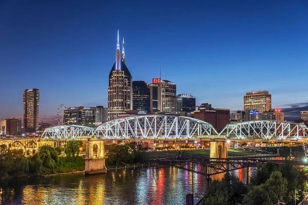 Nashville added nearly 100 new residents per day in 2022. Here's why people are moving to Music City