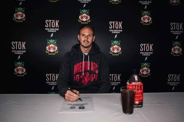 Danny Ward signs for Wrexham