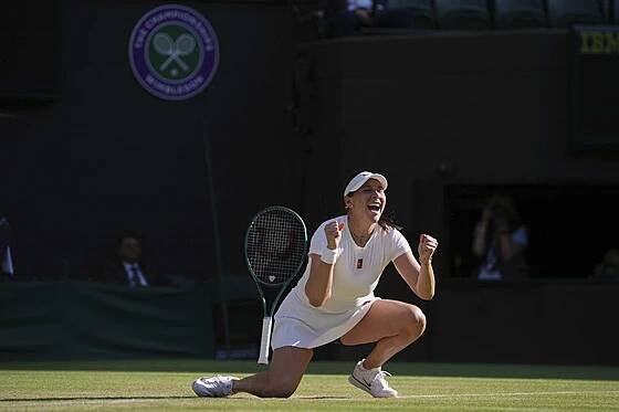 Amanda Anisimovová slaví životní postup do semifinále Wimbledonu.