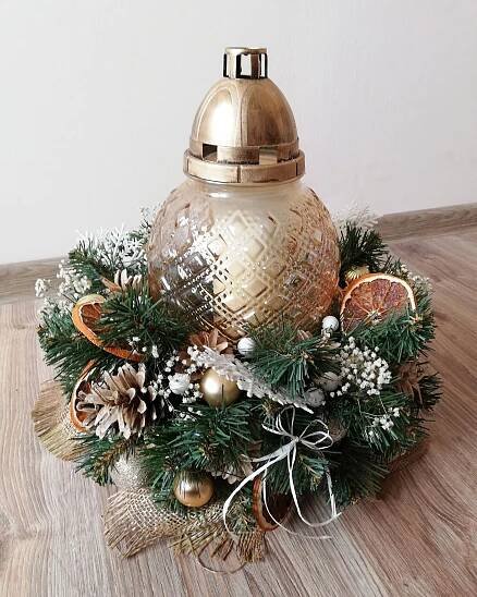 Jak zrobić stroik świąteczny na cmentarz - 321startDIY | Idee natale fai da te, Composizioni floreali di natale, Composizioni floreali