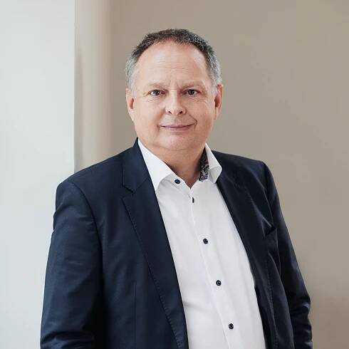 Kontakt – Kartago Capital