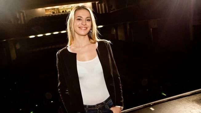 Tahle kráska nesmí otěhotnět! Druhá divadelní náhrada za Emmu Smetana ale kupodivu nemá s kým - Super.cz
