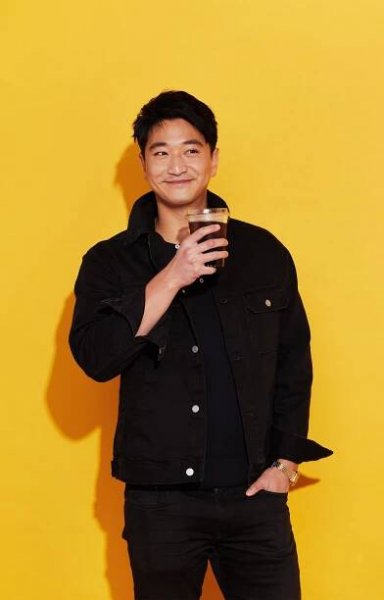 Tommy Kang | NYC Comedian & Actor