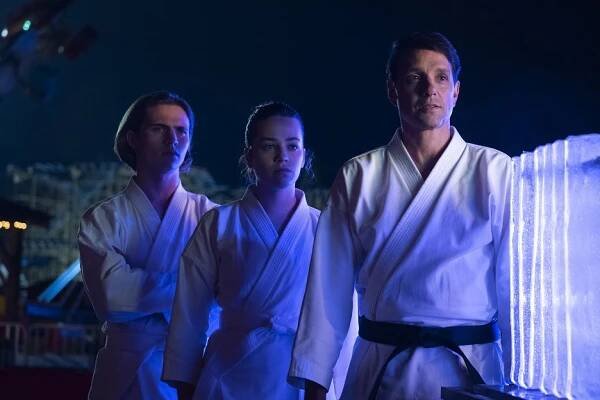 Cobra Kai - Oheň a led (S02E03) (2019)