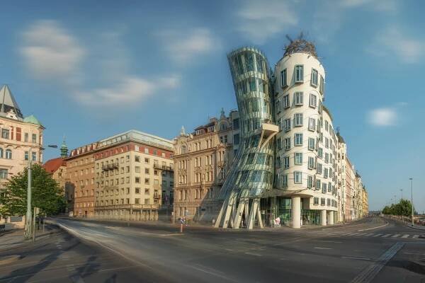 Praha ve víru architektury - socialistický realismus a moderní umění