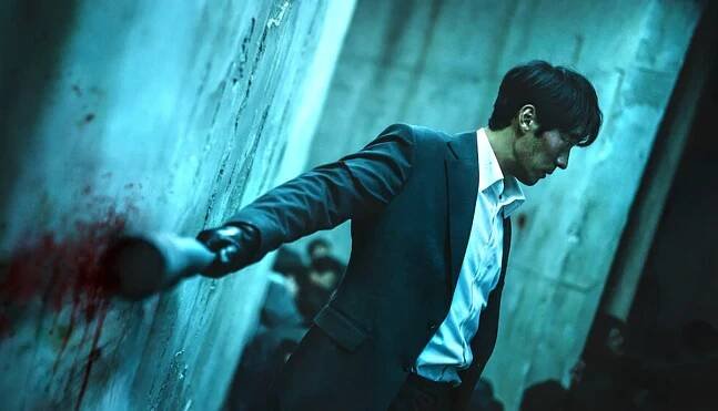 Netflix uvedl jeden z nejlepších akčních thrillerů roku – a skoro nikoho nezajímá