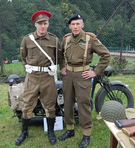 Odhalení pamětní desky ku příležitosti 100 let narození Františka Trejtnara | Veteran Car Club Sturm