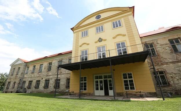 Svérázný kastelán křísí vrbičanský zámek s pohnutou minulostí