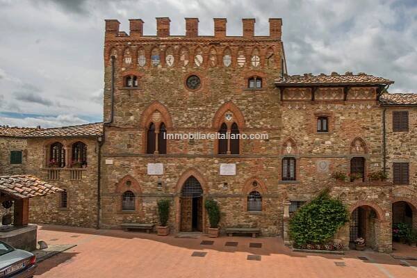 Medieval Castle Bucine Arrezo Tuscany Immobiliare Italiano