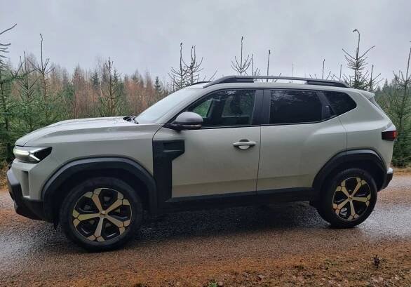 Test Dacia Duster Hybrid 140 Extreme: Už není jen obyčejná | Autojournal.cz