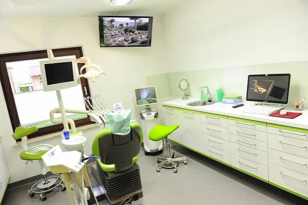 Behandlung - Zahnarzt Klagenfurt-Viktring: Dr. Grasser Ivana