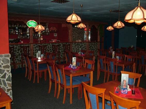 Fotka stavby restaurace Ural