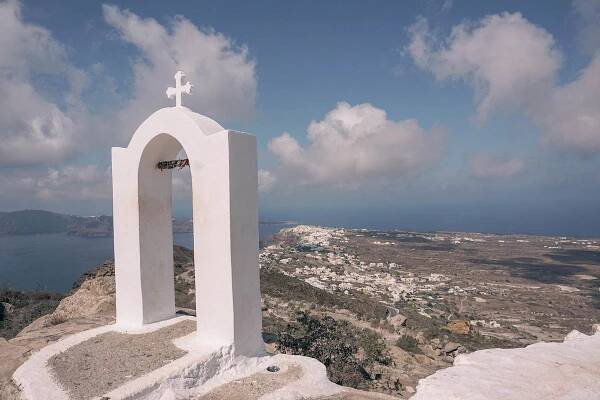 Cheap Santorini Activities: Visiting Santorini on a Budget | Tall Girl Big World