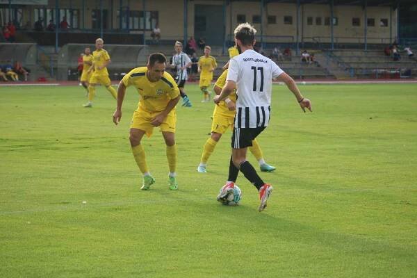 Přípravný fotbal: Neratovice-Byškovice - Admira Praha 0:2.