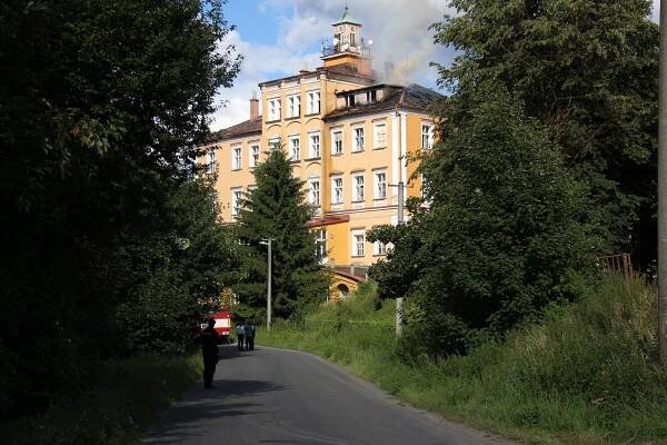 Hořel zámeček na Třemešku