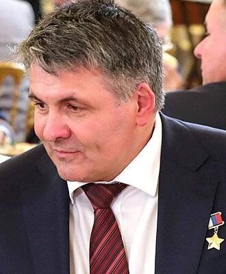Soubor:Svetlana Savitskaya and Vladimir Pismenny, 7 December 2018.jpg – Wikipedie