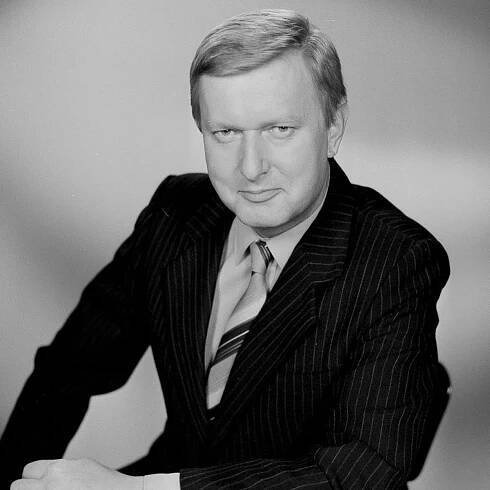 Miloš Frýba for president! Legendární hlasatel Československé televize se stal kultem a je dodnes oslavován