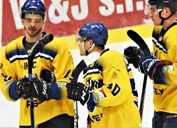 II. liga ledního hokeje: IHC Králové Písek - HC Klatovy 4:5.