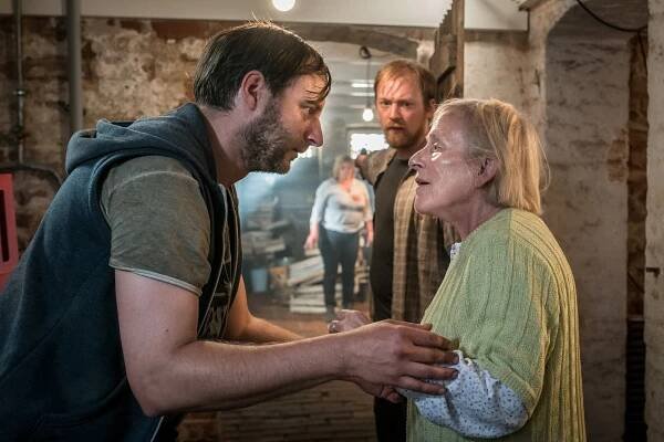 Zvláštní jednotka, Lipsko - Missing in Action - Z filmu - Stephan Möller-Titel, Heide Simon