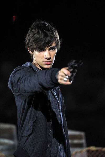 Survival of the Dead - Z filmu - Devon Bostick