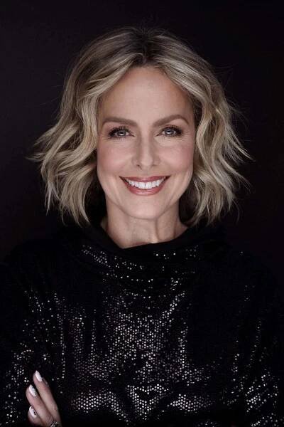 ABOUT - Melora Hardin