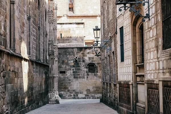 Things To Do In The Gothic Quarter - Amy Morgan & Co