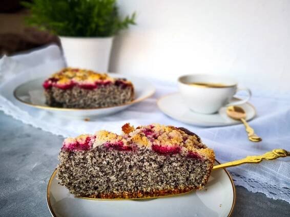 Makovník se švestkami a ořechovou drobenkou :: Fit & food with Luci