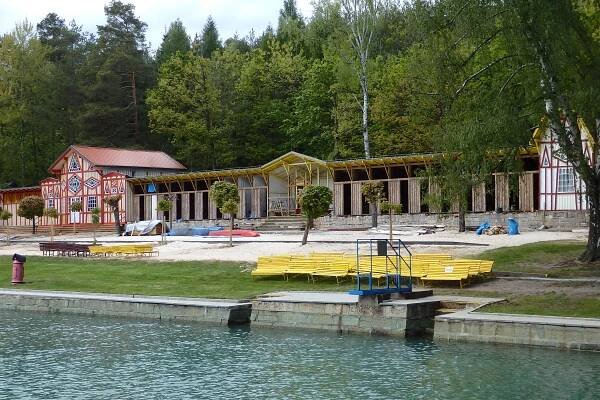 IV. etapa rekonstrukce kabinek na koupališti Dachova zahájena: Hořice