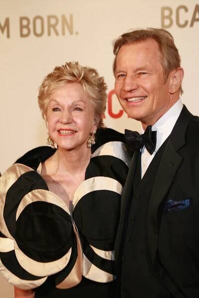 File:Michael York and Patricia McCallum.jpg - Wikimedia Commons