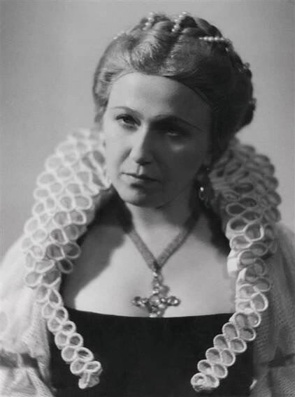 Marie Skotská - 30.10.1935, Olga Scheinpflugová (Marie Stuartovna) 