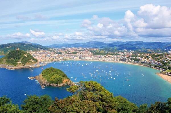 San Sebastian - Best surfing destinations in Europe - Copyright Dzmitry Melnikau - European Best Destinations