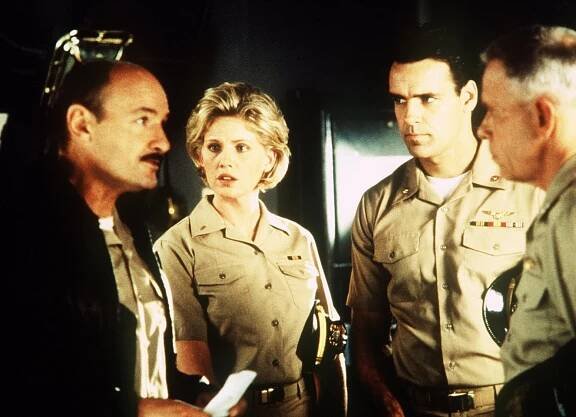 JAG - Obranná akce - Z filmu - Terry O'Quinn, Tracey Needham, David James Elliott