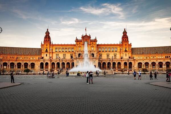 Retire in Seville
