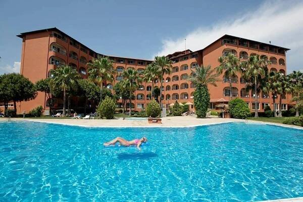 Bazén v ubytování Club Turtas Beach - All Inclusive nebo v jeho okolí