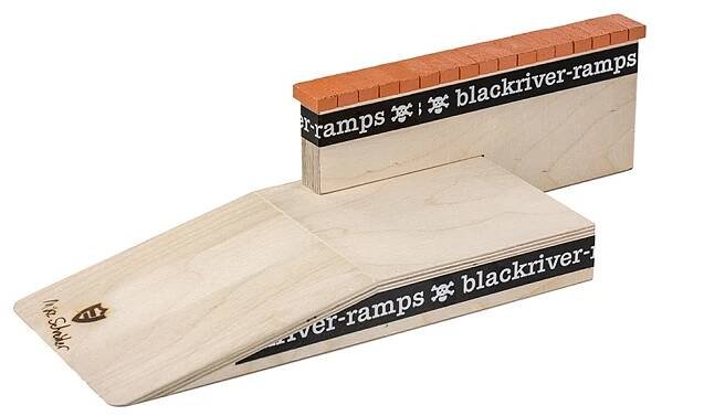 Blackriver Mike Schneider III Brick Ledge | Spineo.cz