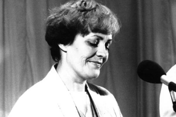 Věra Galatíková: žena se sametovým hlasem,  vášnivá čtenářka i dvorní dabérka francouzské herečky Annie Girardotové | foto: Archivní a programové fondy Českého rozhlasu