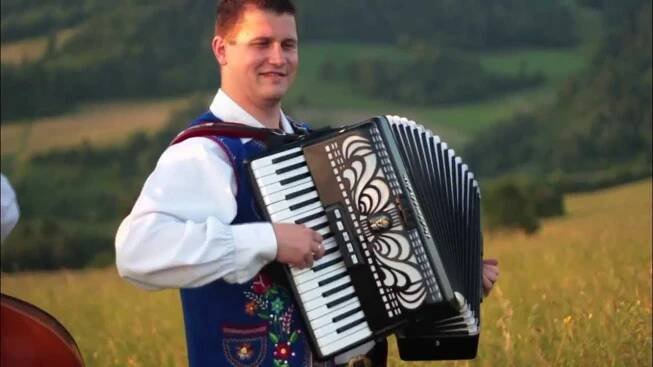 KOLLÁROVCI- VEČER KEĎ SLNIEČKO ZA HORY ZACHODÍ (Oficiálny videoklip) 8/2013