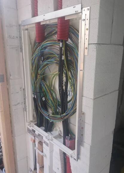 Kam umístit elektrorozvaděč v rodinném domě. Jak velký je a jaké parametry má mít - ESTAV.cz