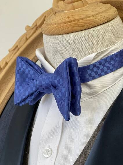 Baby blue Grid handtie_ bow tie shop hk (4)