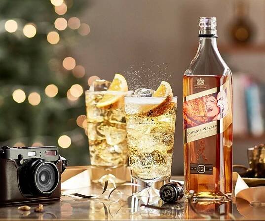 Johnnie Walker ve spolupráci s alkohol.cz nabízí bezplatné etikety na přání! - Tojesenzace.cz